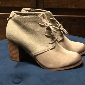 TOMS Lunata lace up ankle bootie Sz 9